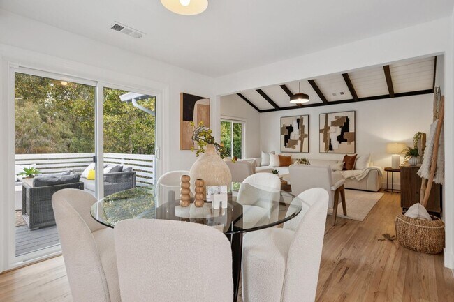 Building Photo - Updated Woodland Estates Home