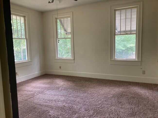 Building Photo - 1715 Locust St