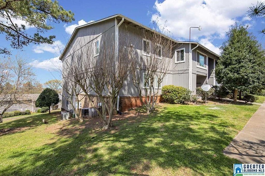 Building Photo - 406 Skyview Dr