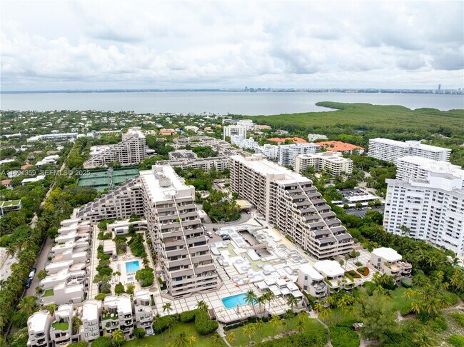 Building Photo - 101 Crandon Blvd