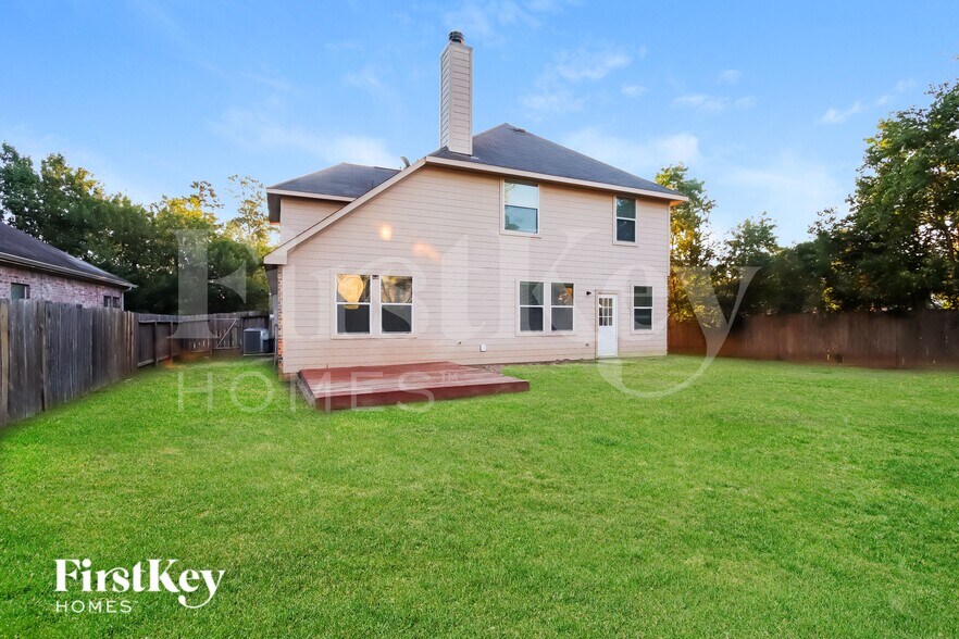 Building Photo - 28603 Hidden Lake W