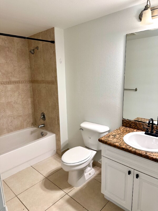 Building Photo - 2691 Albatross Rd N