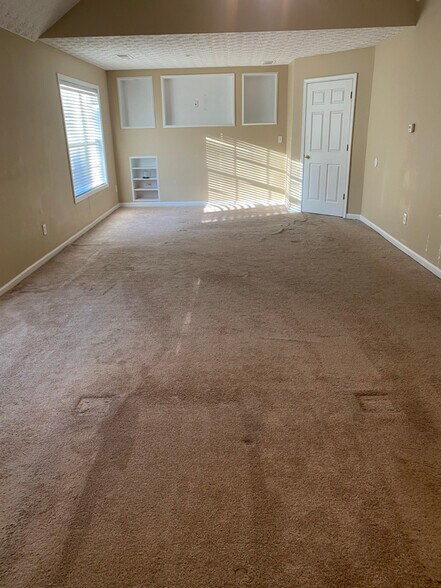 Building Photo - 75 Prince Edward Way