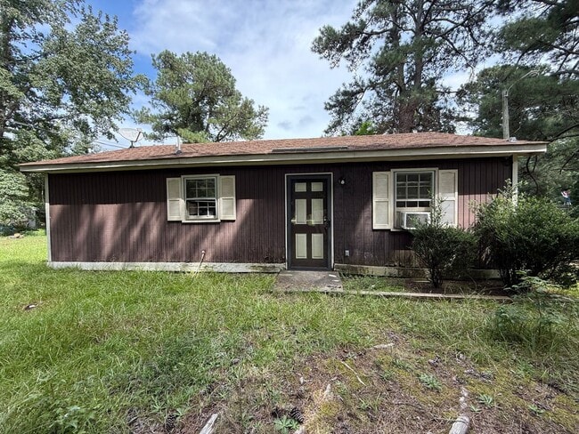 Primary Photo - 3 Bedroom Home for Rent
