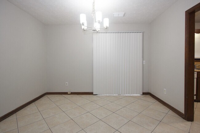 Building Photo - 948WC