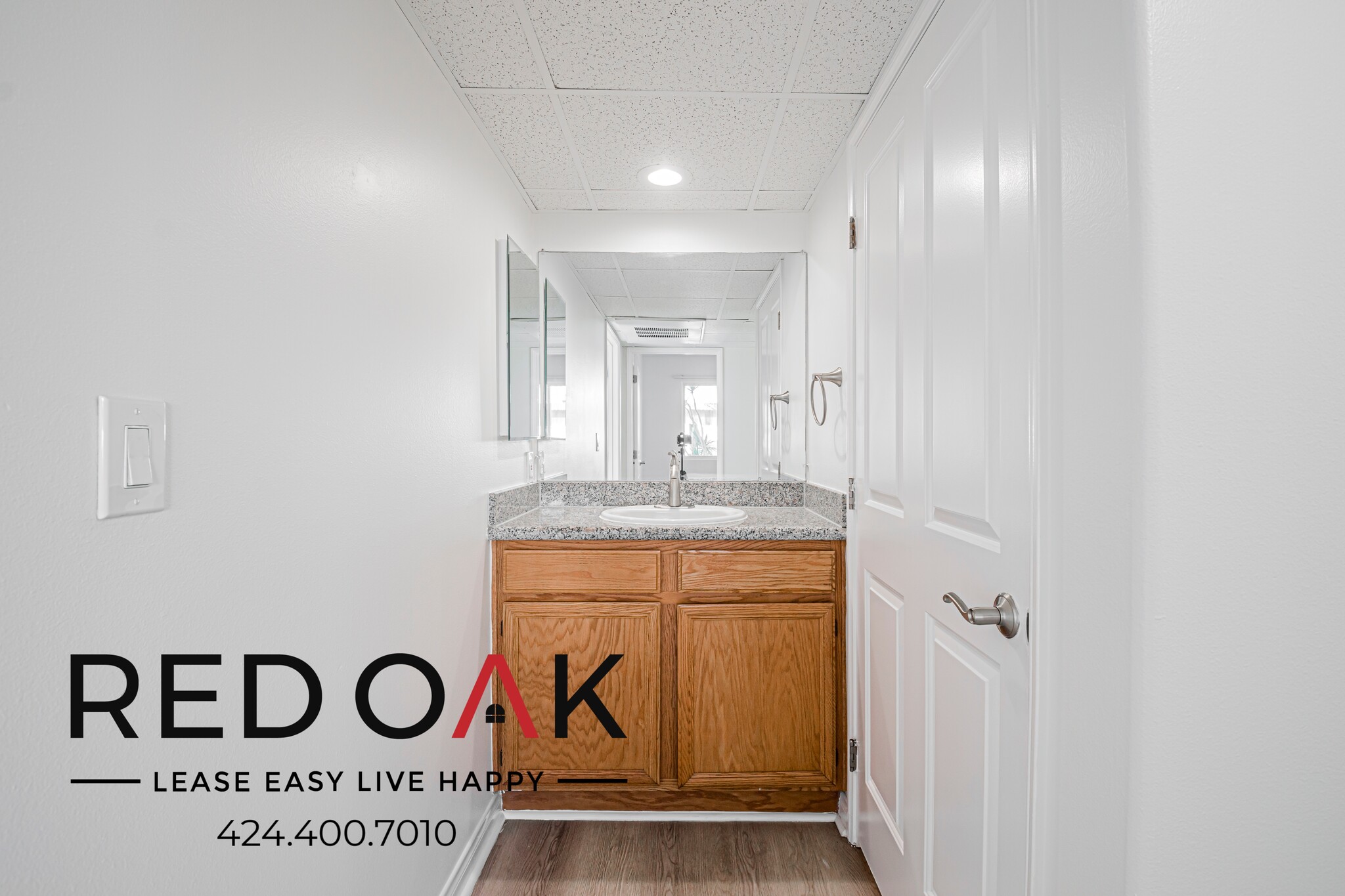 Building Photo - 326 S Westlake Ave