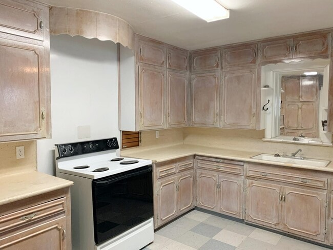 Building Photo - 2629 22nd St