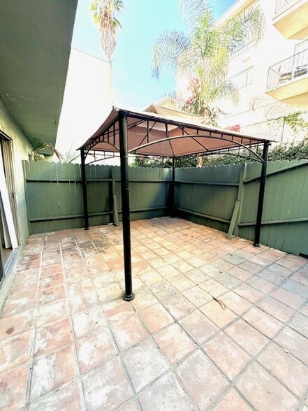 patio off master - 929 Larrabee St