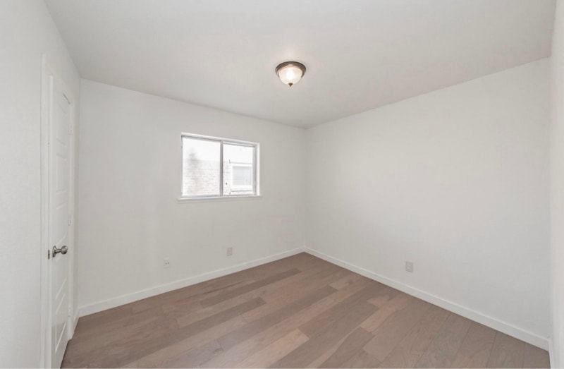 Building Photo - 3506 S Elm Dr