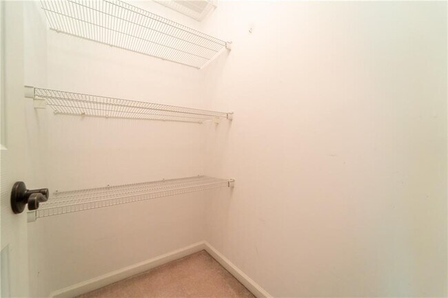 Building Photo - 313 Oak Hill Ln