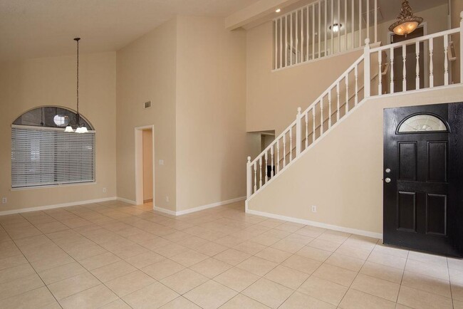 Building Photo - 4 bedroom in NW Modesto near shopping, Kai...