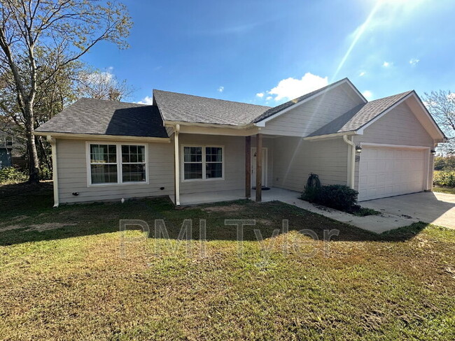 Primary Photo - 1109 Engle St