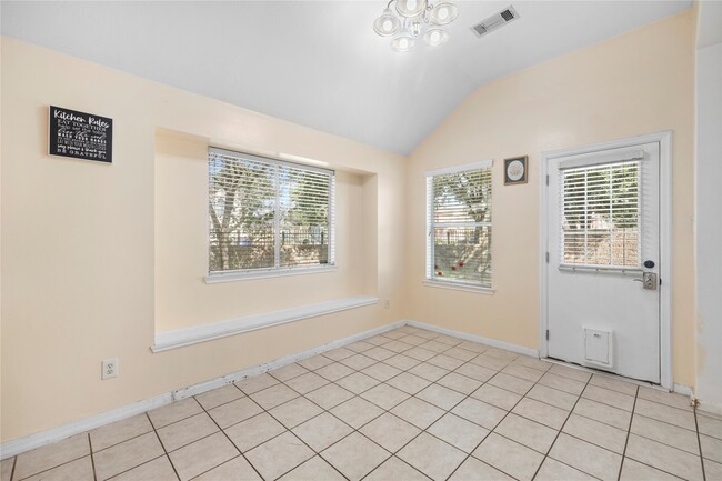 Building Photo - 11130 Camino Oaks Dr