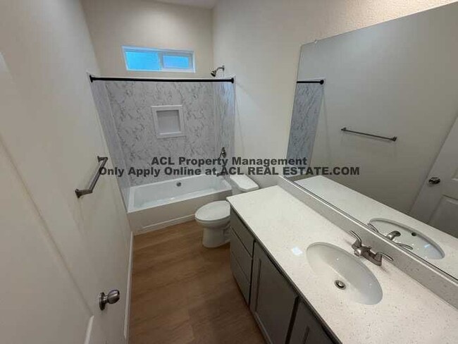Building Photo - Newly Built, Never Lived in 2bed 1 bath Unit For Rent