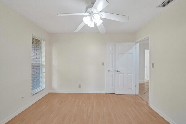 Building Photo - 4721 Sarazen Dr