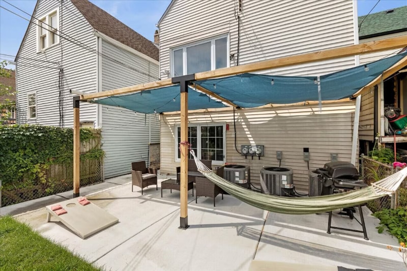 Building Photo - 2645 N Ridgeway Ave