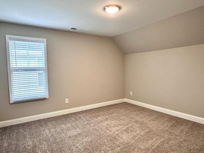 Building Photo - 3355 Hopekirk Dr