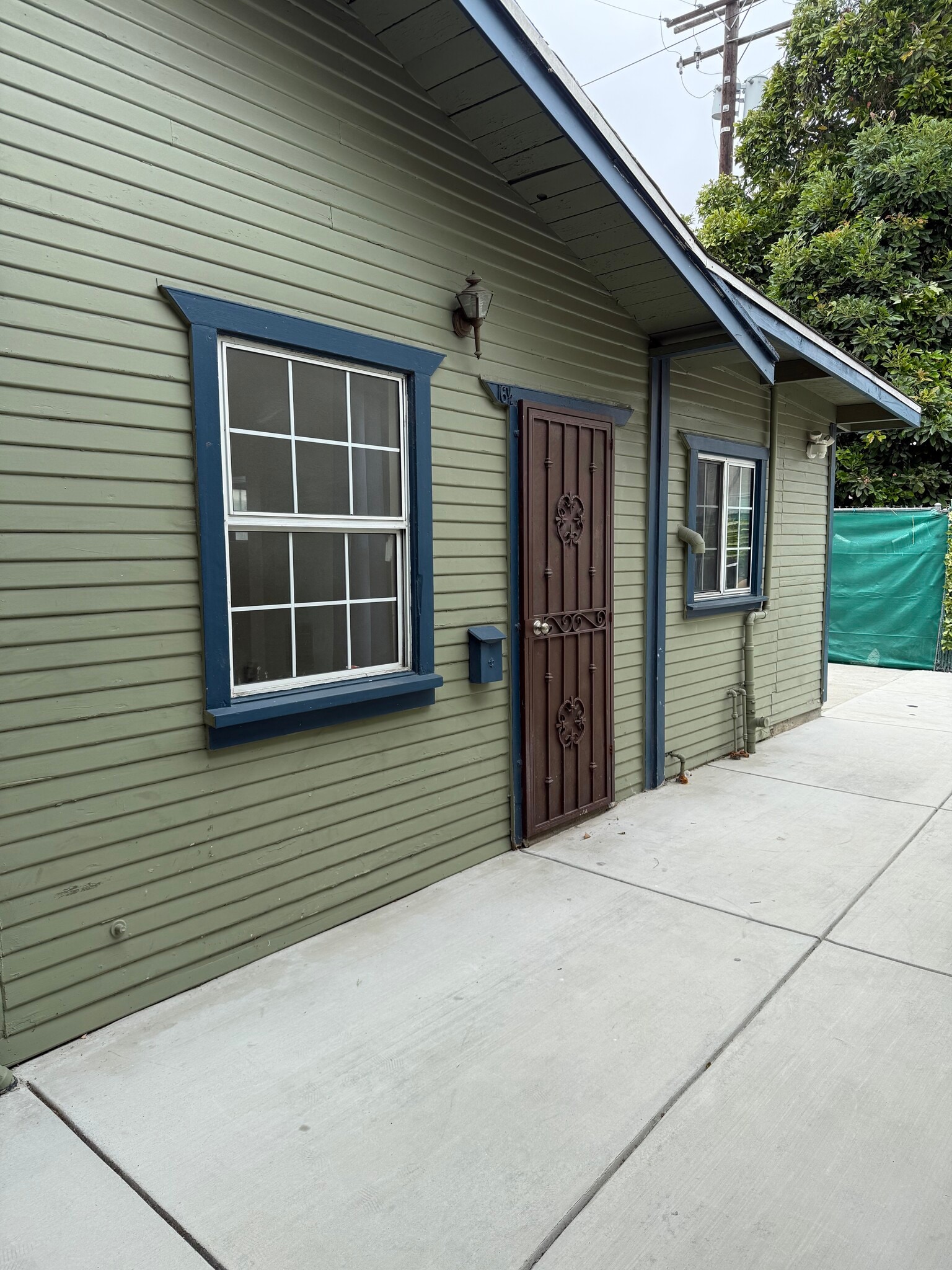 View from outside - 16 E 53rd St