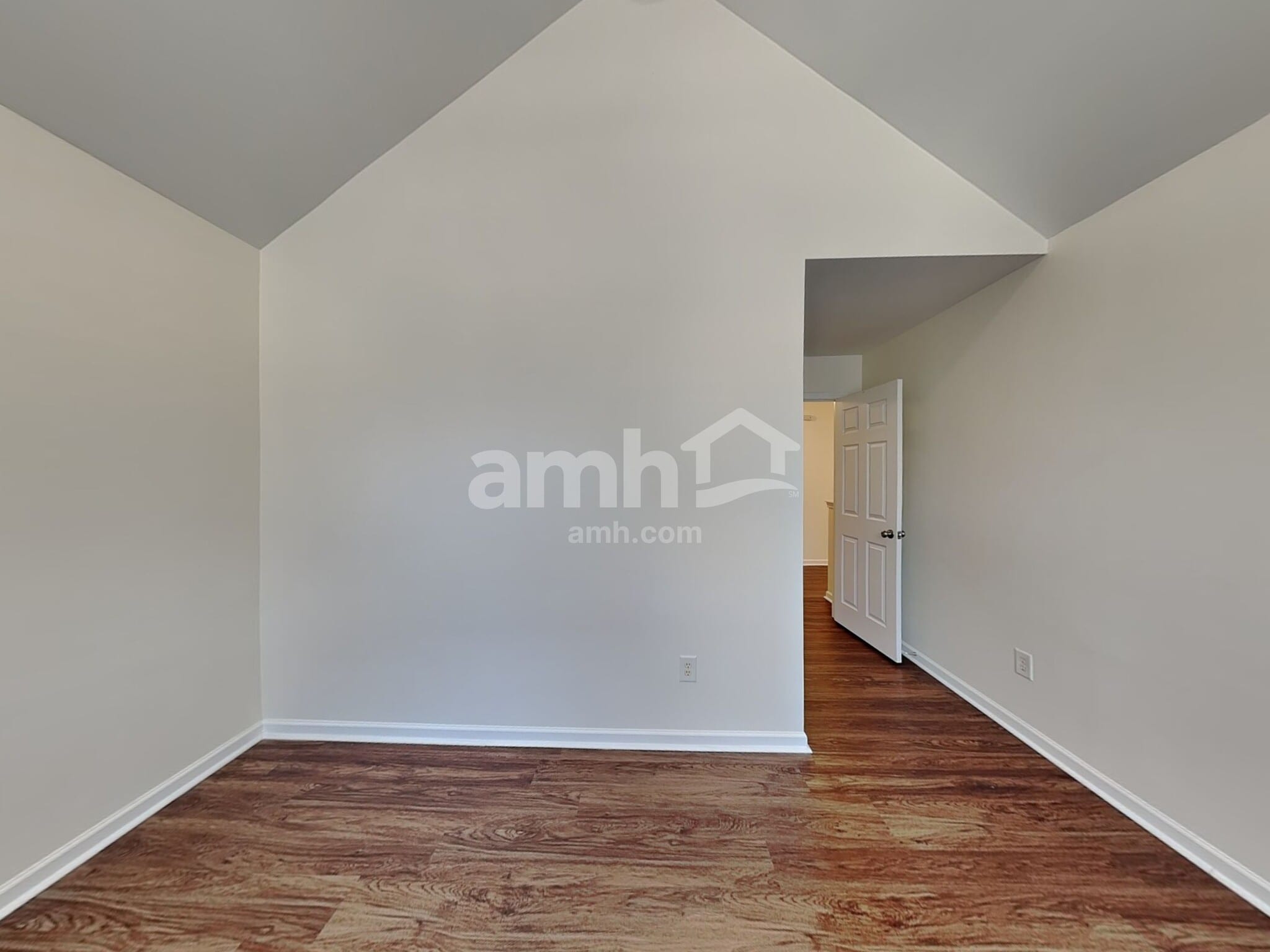 Building Photo - 19005 Kanawha Dr