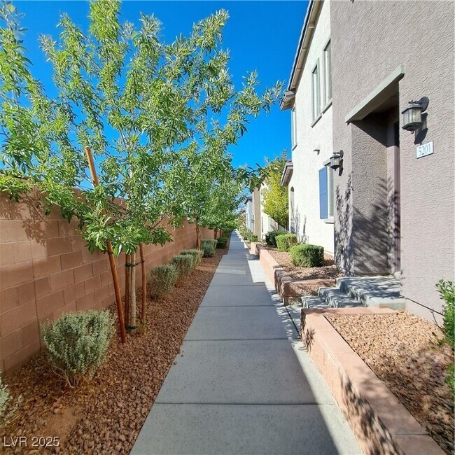 Building Photo - 965 Nevada State Dr