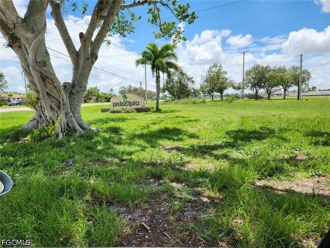 Building Photo - 6160 Principia Dr