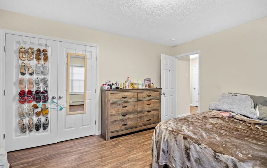 Building Photo - 127 Birdseye View Dr