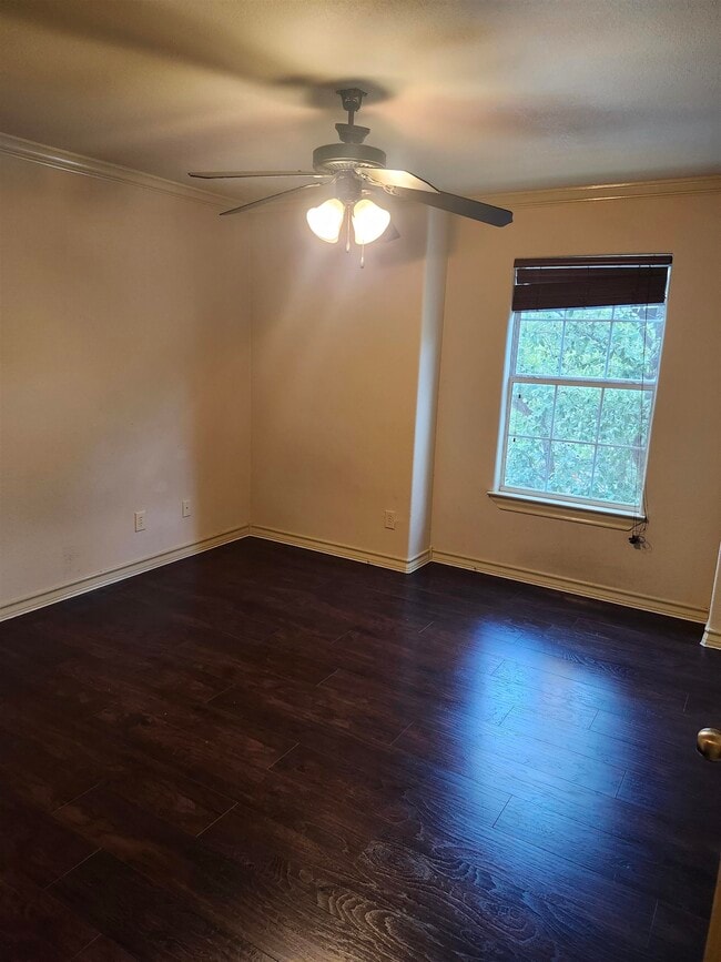 Building Photo - 10706 International Blvd