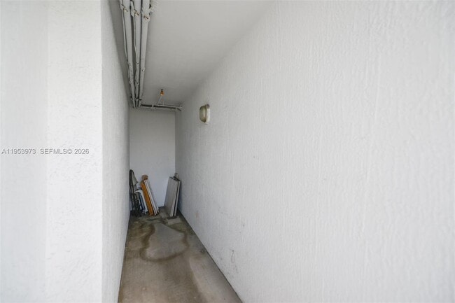 Building Photo - 1401 SW 22nd St