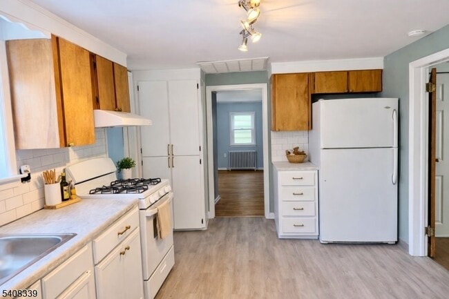 Building Photo - 23 West St