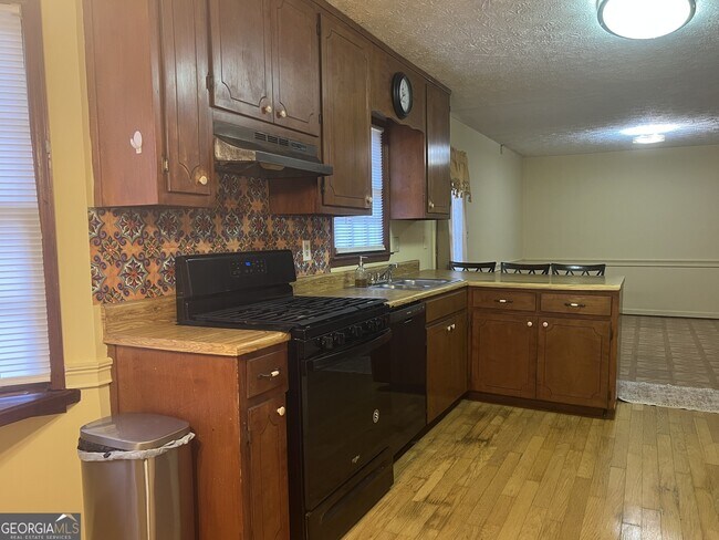 Building Photo - 40 Wagon Wheel Dr