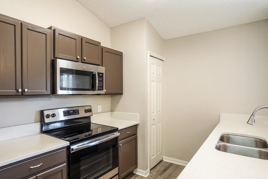 Building Photo - 3640 Alec Dr