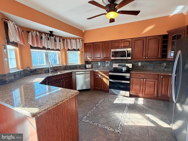 Building Photo - 15 Moonlight Ct