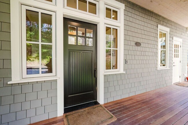 Building Photo - Impeccable Low Bank Bainbridge Waterfront Home with Private Dock