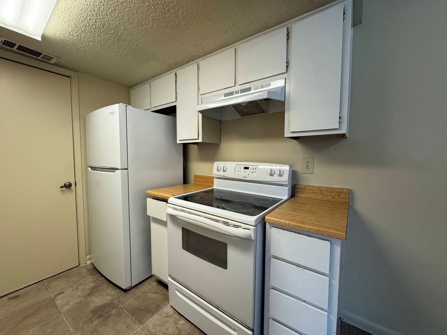 Building Photo - 4504 Chase Cir