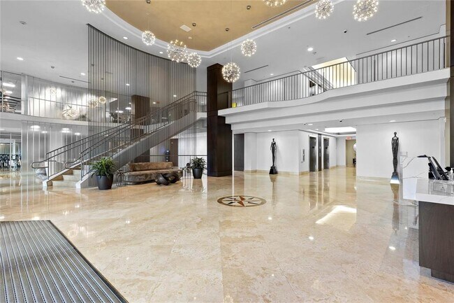 Building Photo - 511 SE 5 Ave