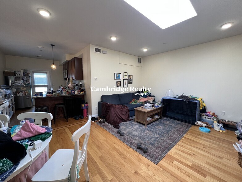 Building Photo - 547 Washington St