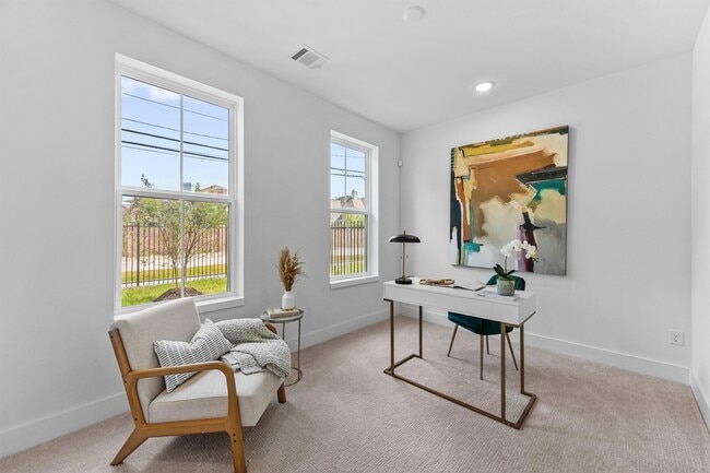 Building Photo - 3903 F Pinemont Dr