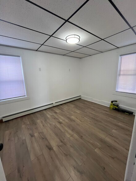 Building Photo - 211 Oxford St