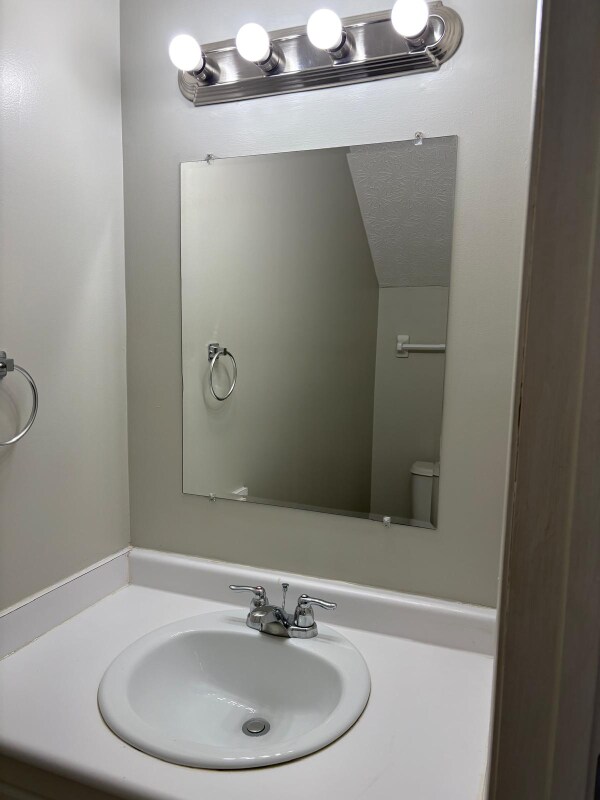 Building Photo - 6722 Hamler Dr