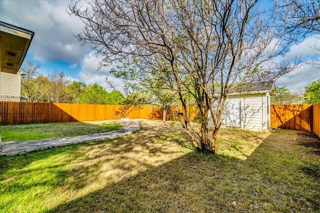 Building Photo - 267 Carolyns Way