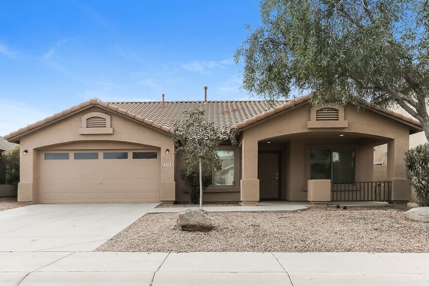 Primary Photo - 8218 S Jenna Ln
