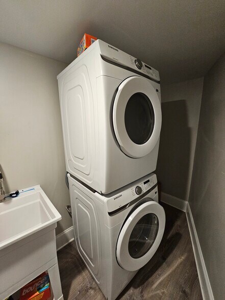 Building Photo - 5626 S Wells St