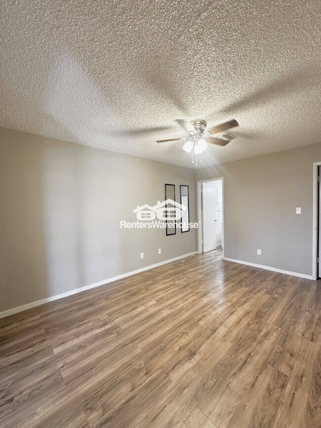 Building Photo - 4820 N 89th Ave