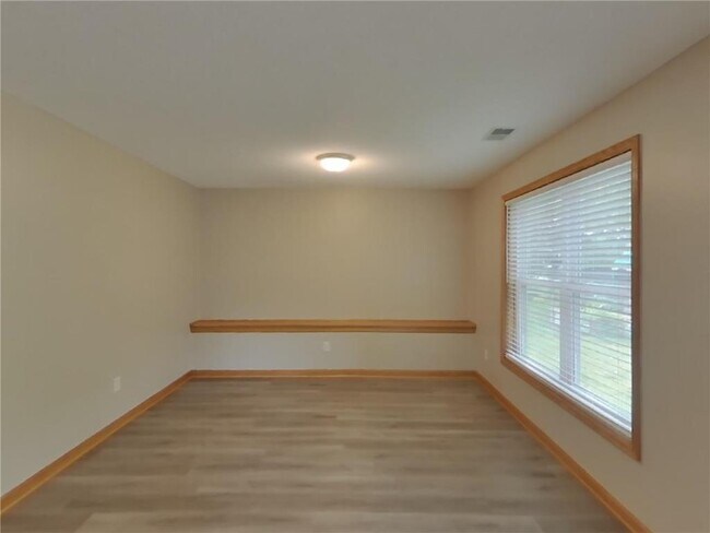 Building Photo - 3649 Kahler Dr NE