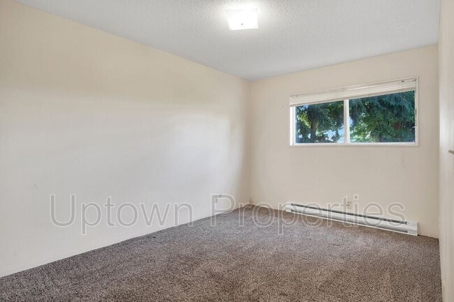 Building Photo - 4113 SE 28th Ave