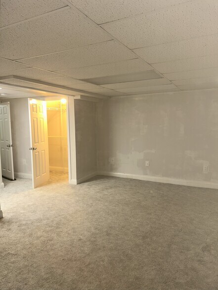 Building Photo - 14 Mayfair Pl