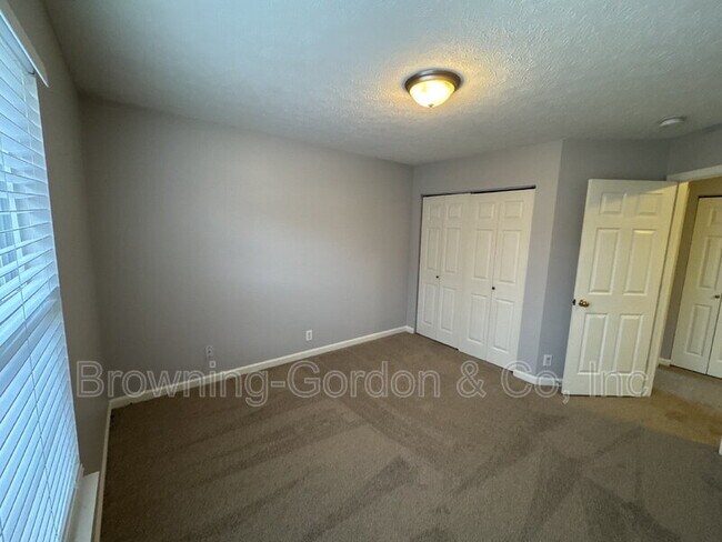 Building Photo - 2757 Welshcrest Dr