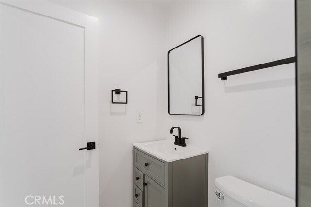 Building Photo - 6021 E Oakbrook St