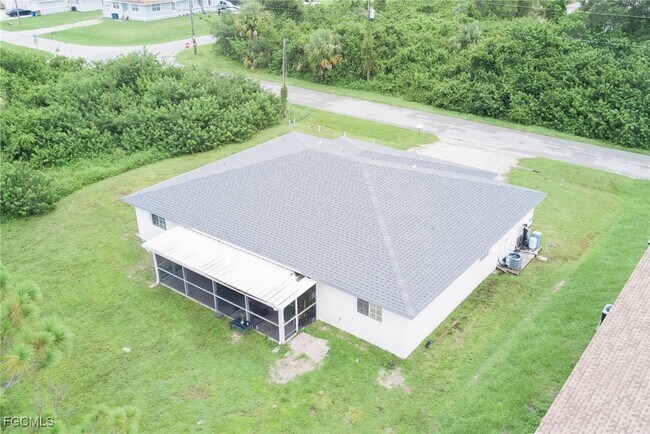 Building Photo - 704 Ichabod Ave