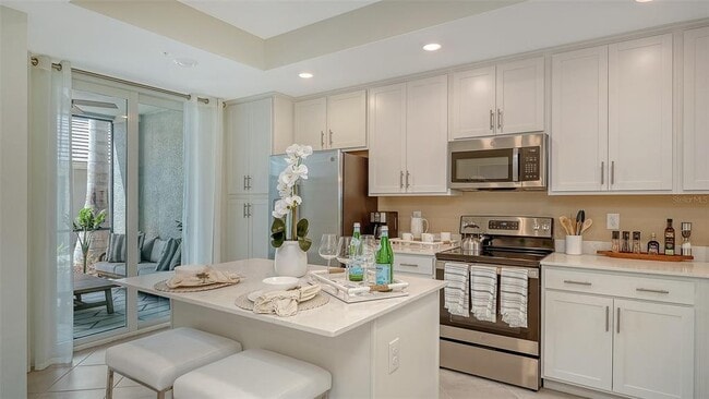 Building Photo - 12390 Wellen Golf St